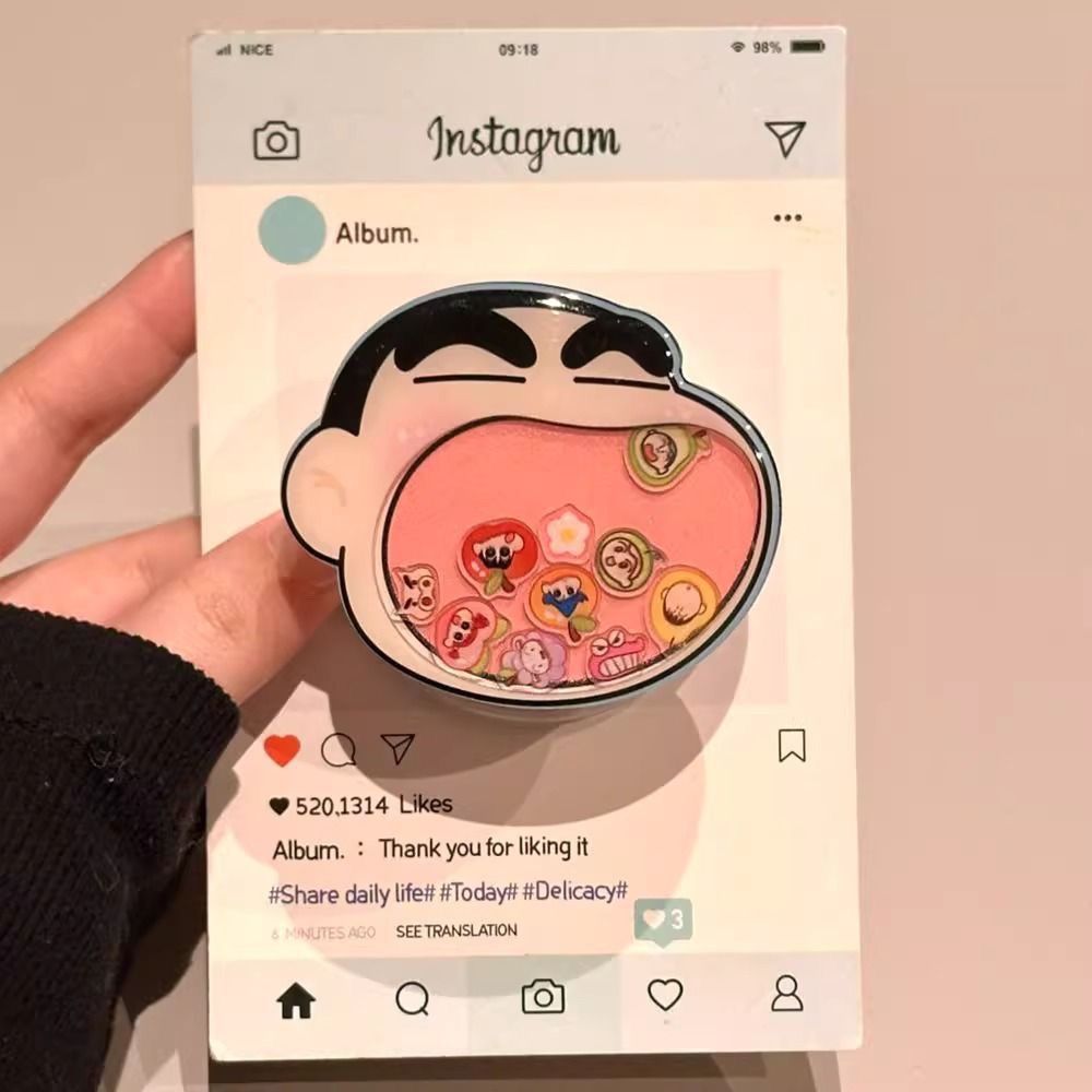クレヨンしんちゃん携帯電話スタンド - 伸縮式、粘着式、怠惰 - Gadgets For Electronics のレビューと価格